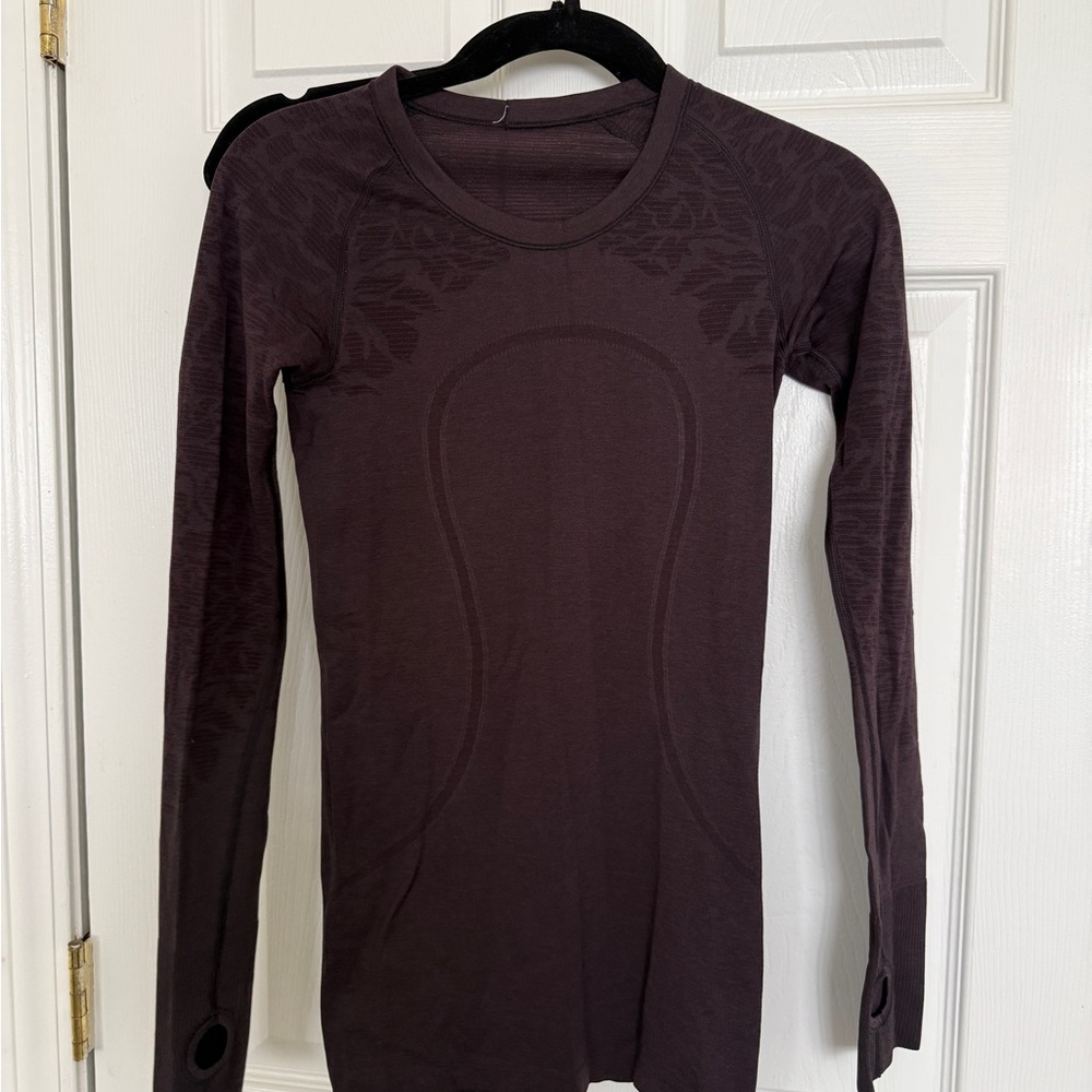 Swiftly Tech Long-Sleeve Shirt Deep Plum